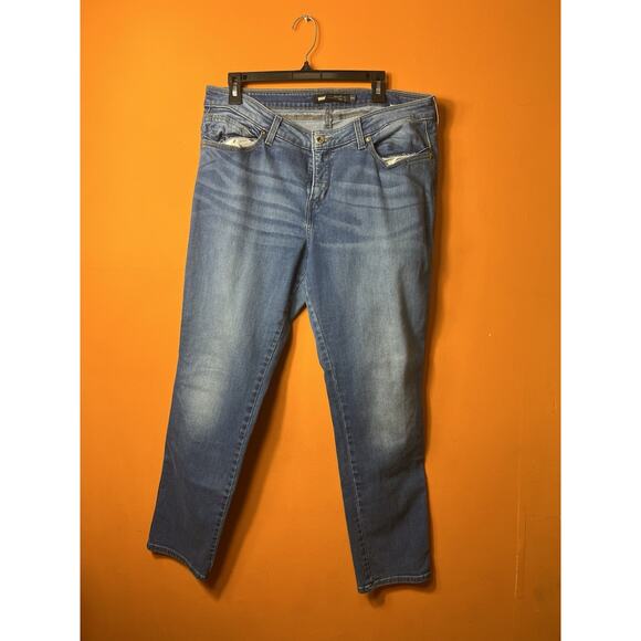 Levi’s Flatters & Flaunts Jeans Womens Plus 16W Skinny Leg Mid Rise - Picture 1 of 8